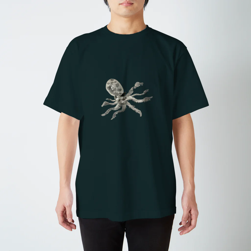 アングラースピリッツの水墨画風のタコさん Regular Fit T-Shirt