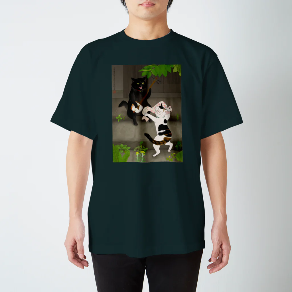 雁花工房（寄付アイテム販売中です）の黒猫と三毛猫 Regular Fit T-Shirt