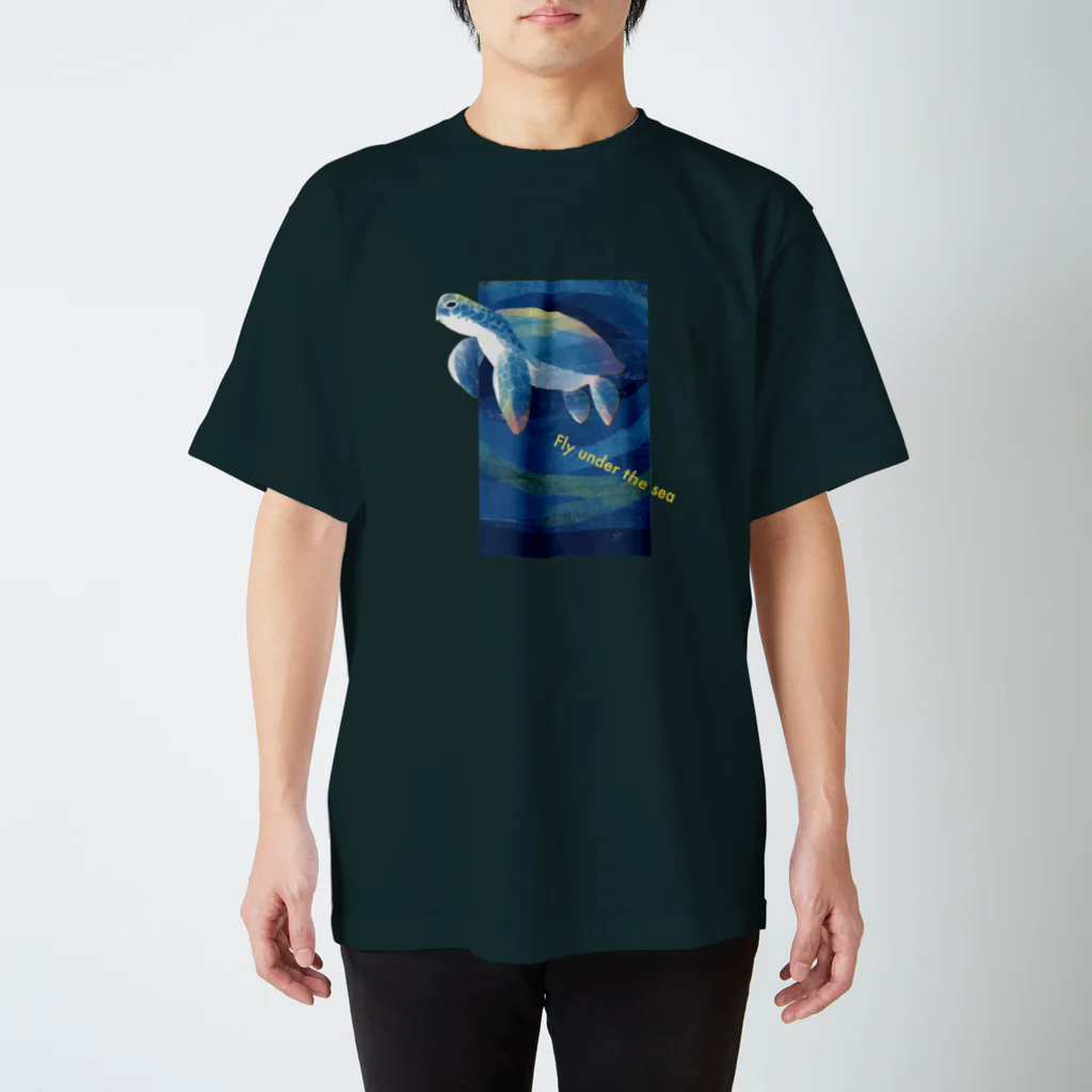 KUMANUMAの海を飛ぶ Regular Fit T-Shirt