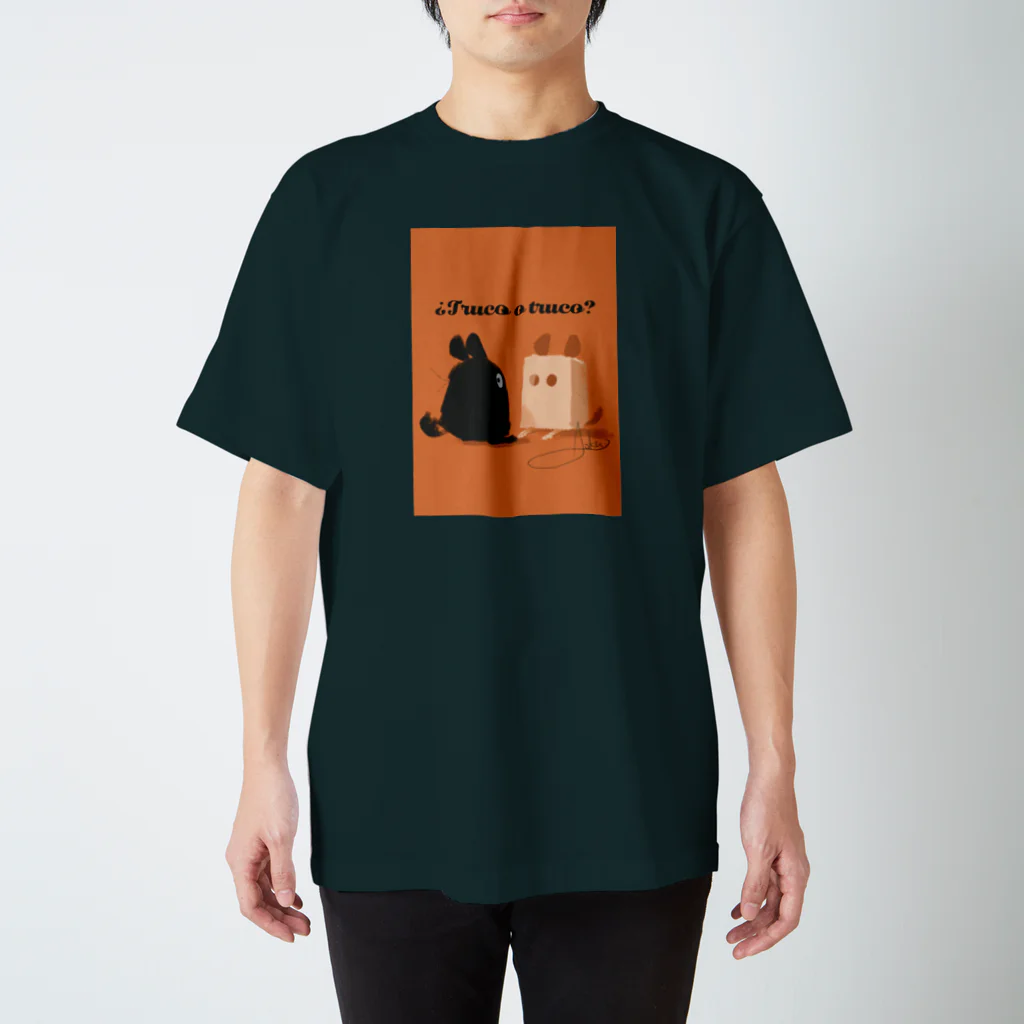 Líneas de aska “Askaの紙上絵”の¿Truco o truco? Regular Fit T-Shirt