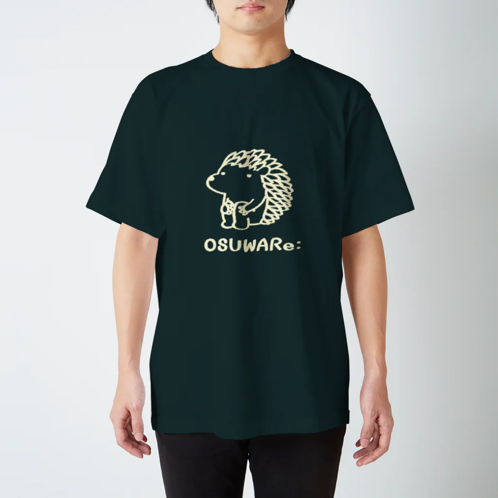 OSUWARe:の白いハリネズミくん Regular Fit T-Shirt