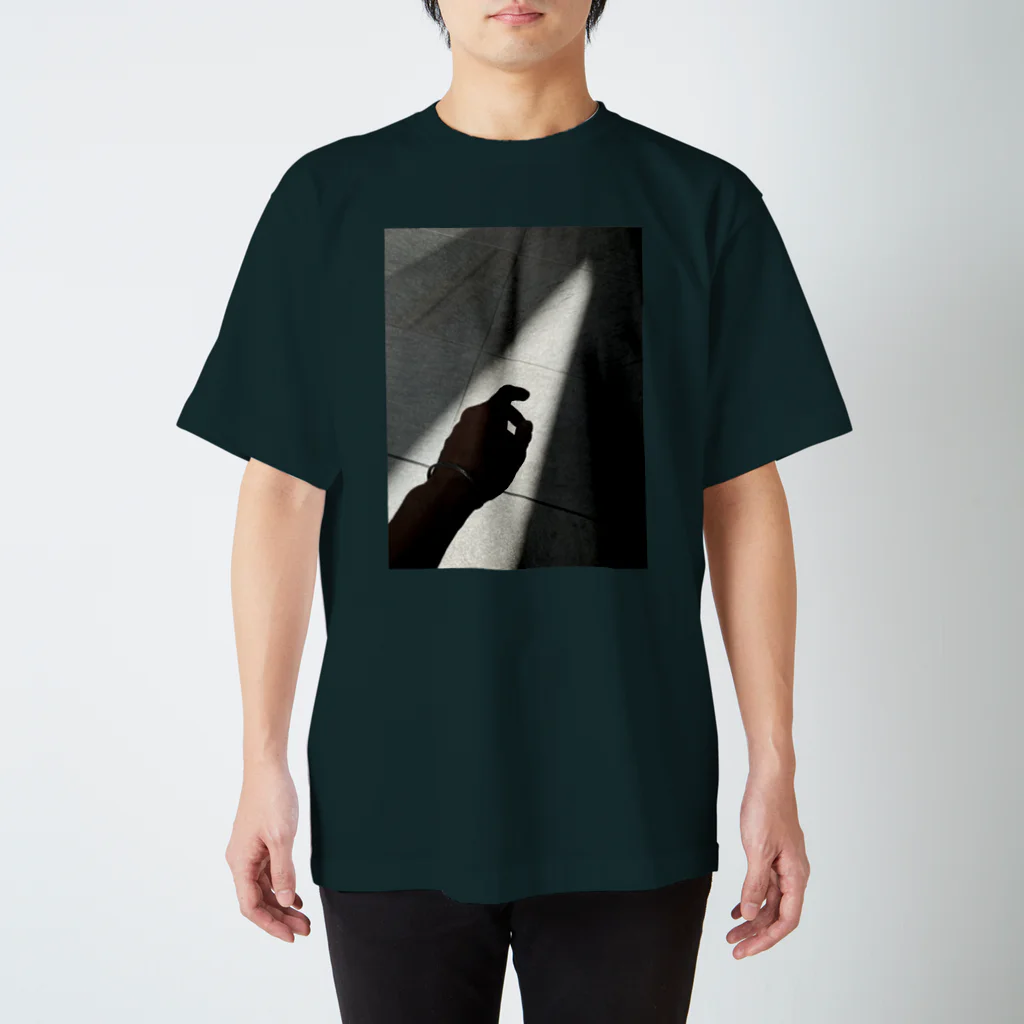 Rin-sui photographyのhand Regular Fit T-Shirt