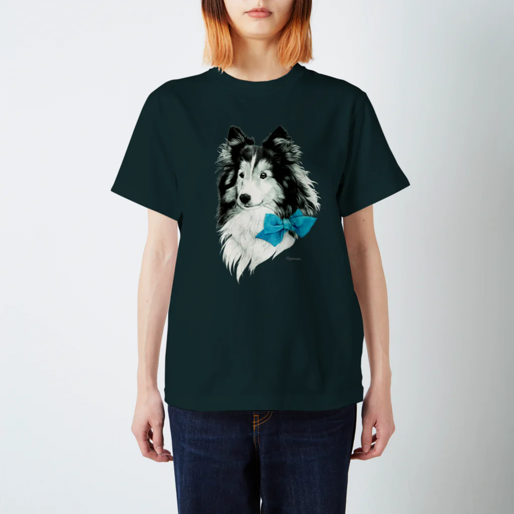 lilyamamのシェルティ：サイングレー Regular Fit T-Shirt