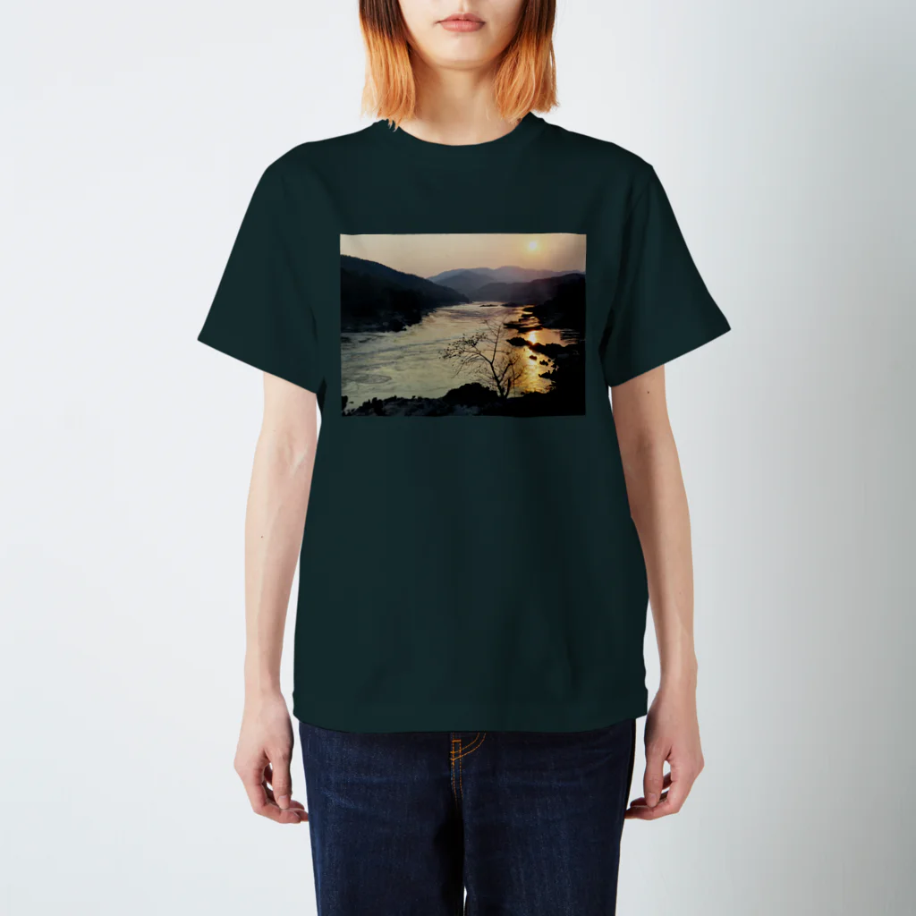 たびのきろくの世界の土地と風景・ラオス スタンダードTシャツ