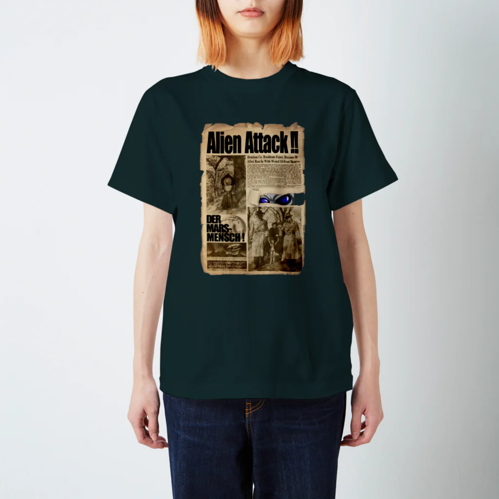 ㈱山口敏太郎タートルカンパニーのエイリアンアタック・ニュースペーパー Regular Fit T-Shirt