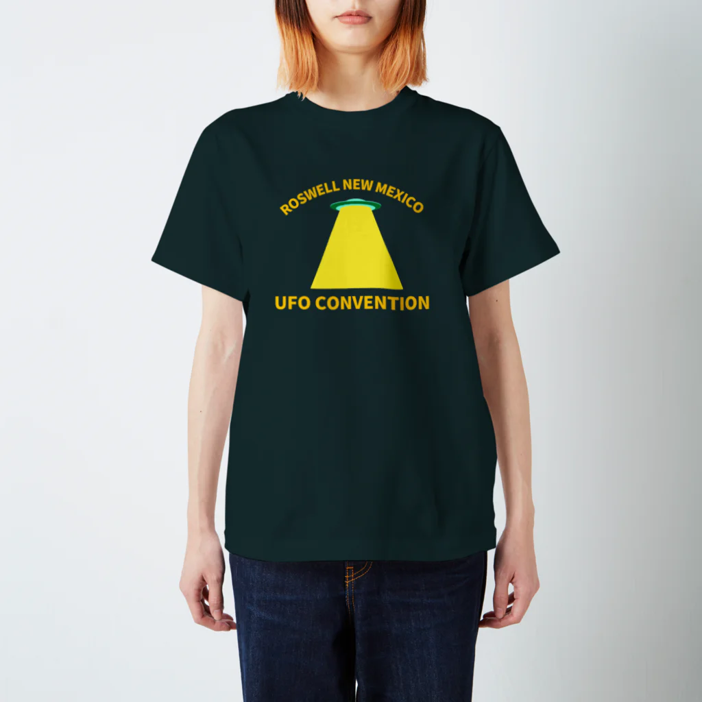 Mystery World Center（ミステリーワールドセンター）のロズウェル　UFOコンベンション② Regular Fit T-Shirt