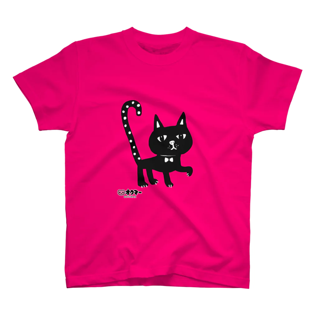 オクマーSUZURIショップの水玉しっぽの黒猫ちゃん スタンダードTシャツ