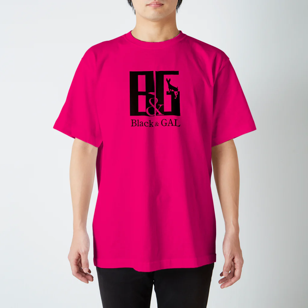 飛び出せ！ ささみショップのBlack & GAL Regular Fit T-Shirt