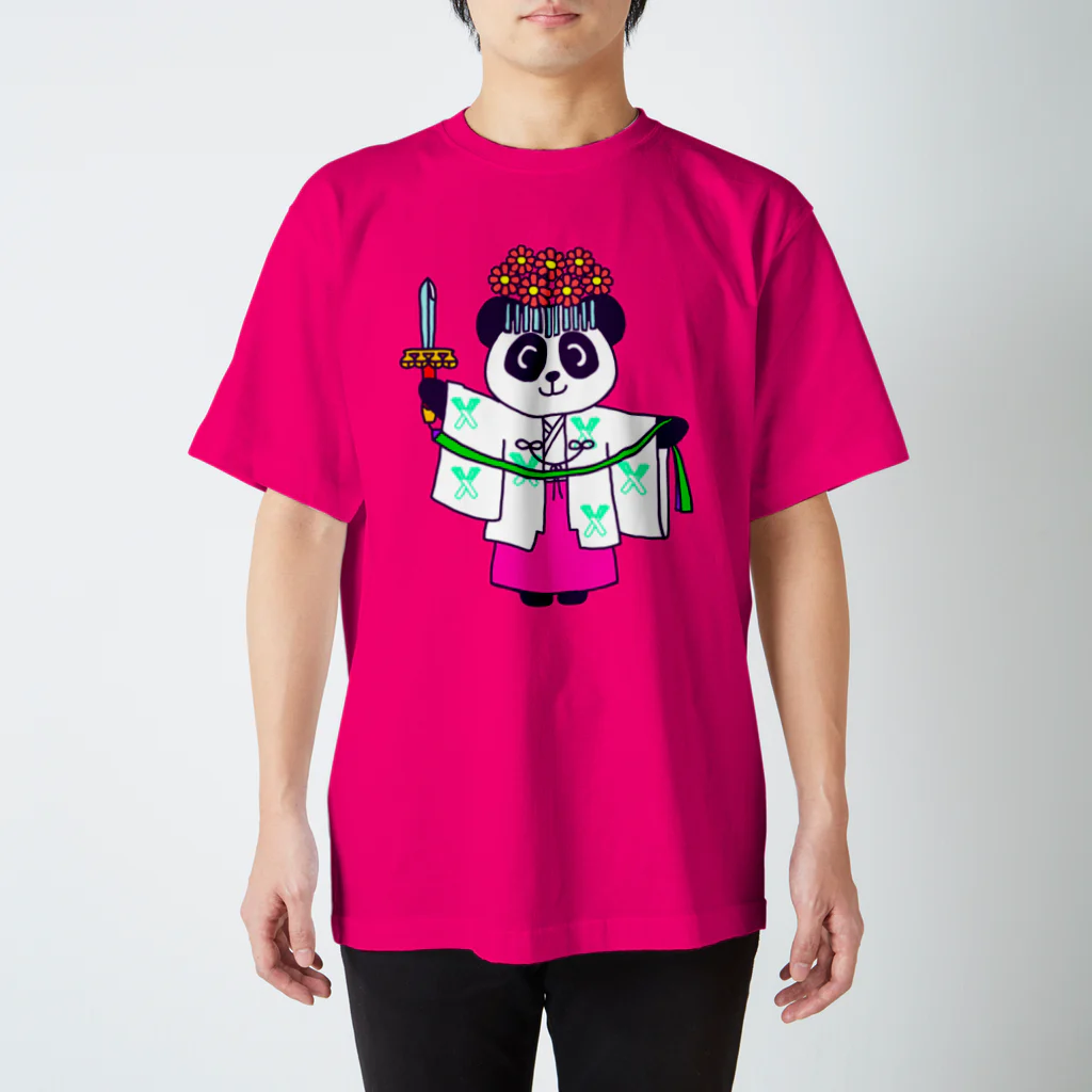 Tako＆Negi SUZURI支店のパンダ巫女 舞姿 Regular Fit T-Shirt