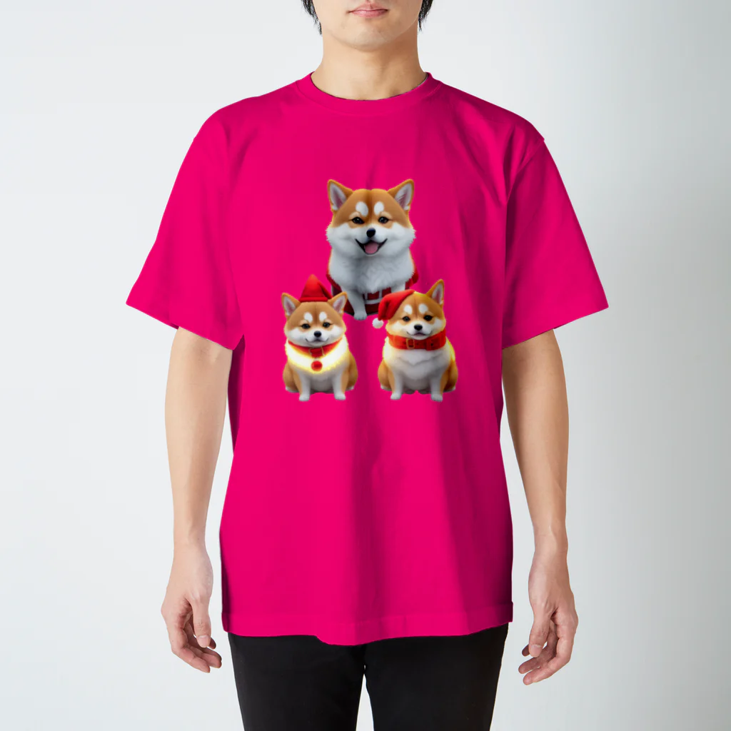 〜たけしゃんのお店〜の芝犬サンタ③ Regular Fit T-Shirt