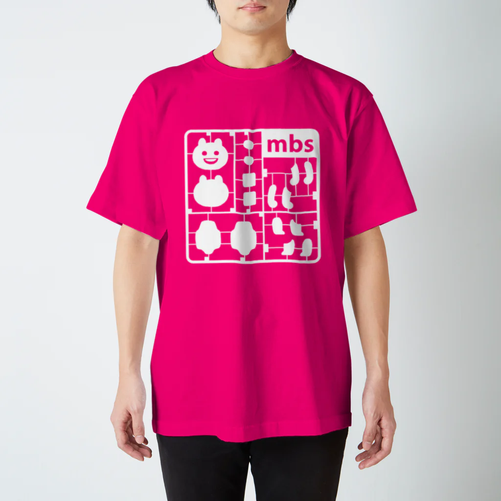 エナメルストア SUZURI店のマエバサンプラモ Regular Fit T-Shirt