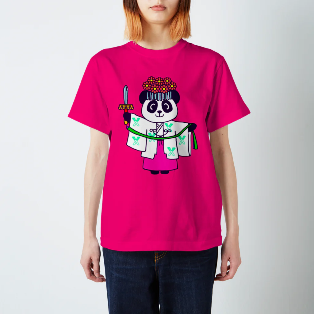 Tako＆Negi SUZURI支店のパンダ巫女 舞姿 Regular Fit T-Shirt