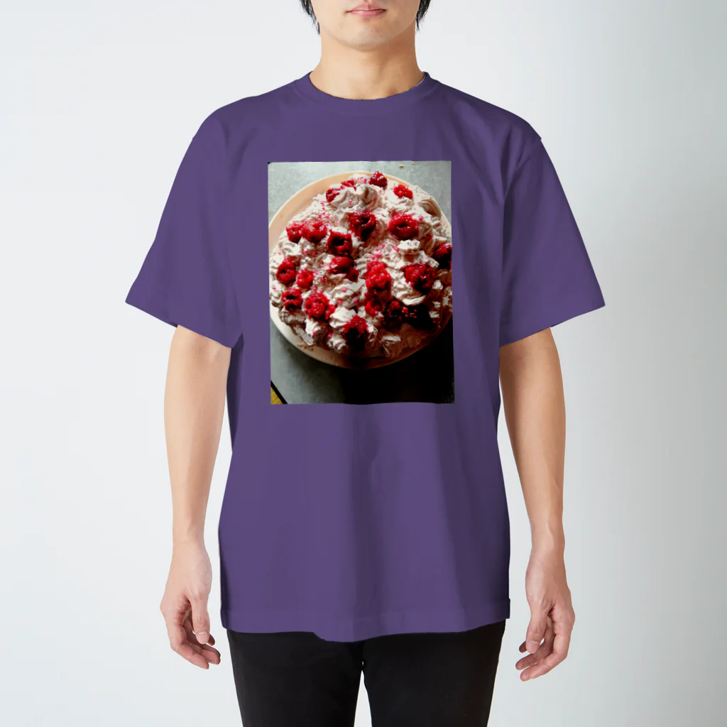 マジレスマシーンのピンク ケーキ Regular Fit T-Shirt