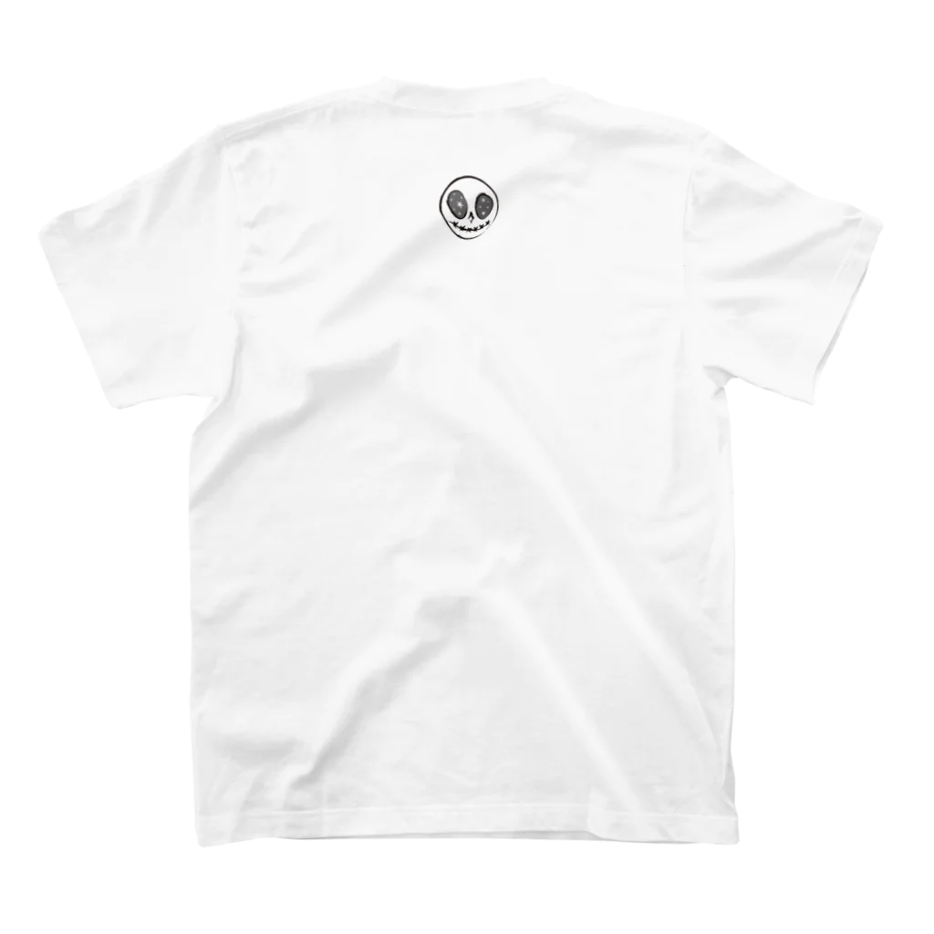 KakeraPlants(カケラプランツ)のスカル アミュレットデザイン Regular Fit T-Shirtの裏面