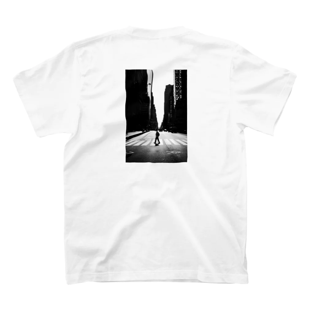 濱尾京介のNew York no.9 Back Print Version  Regular Fit T-Shirtの裏面