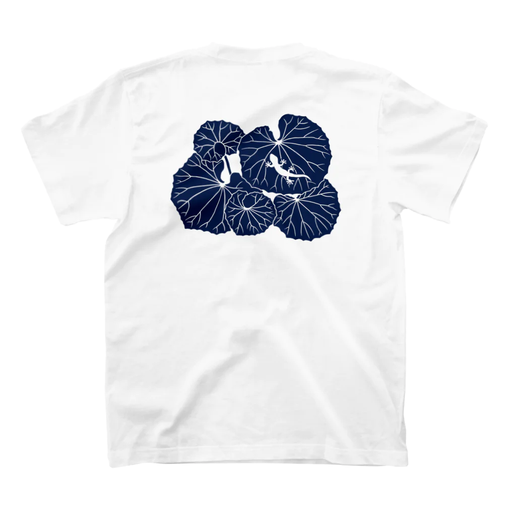 雲雀商店のヤモリとフキ（藍色） Regular Fit T-Shirtの裏面