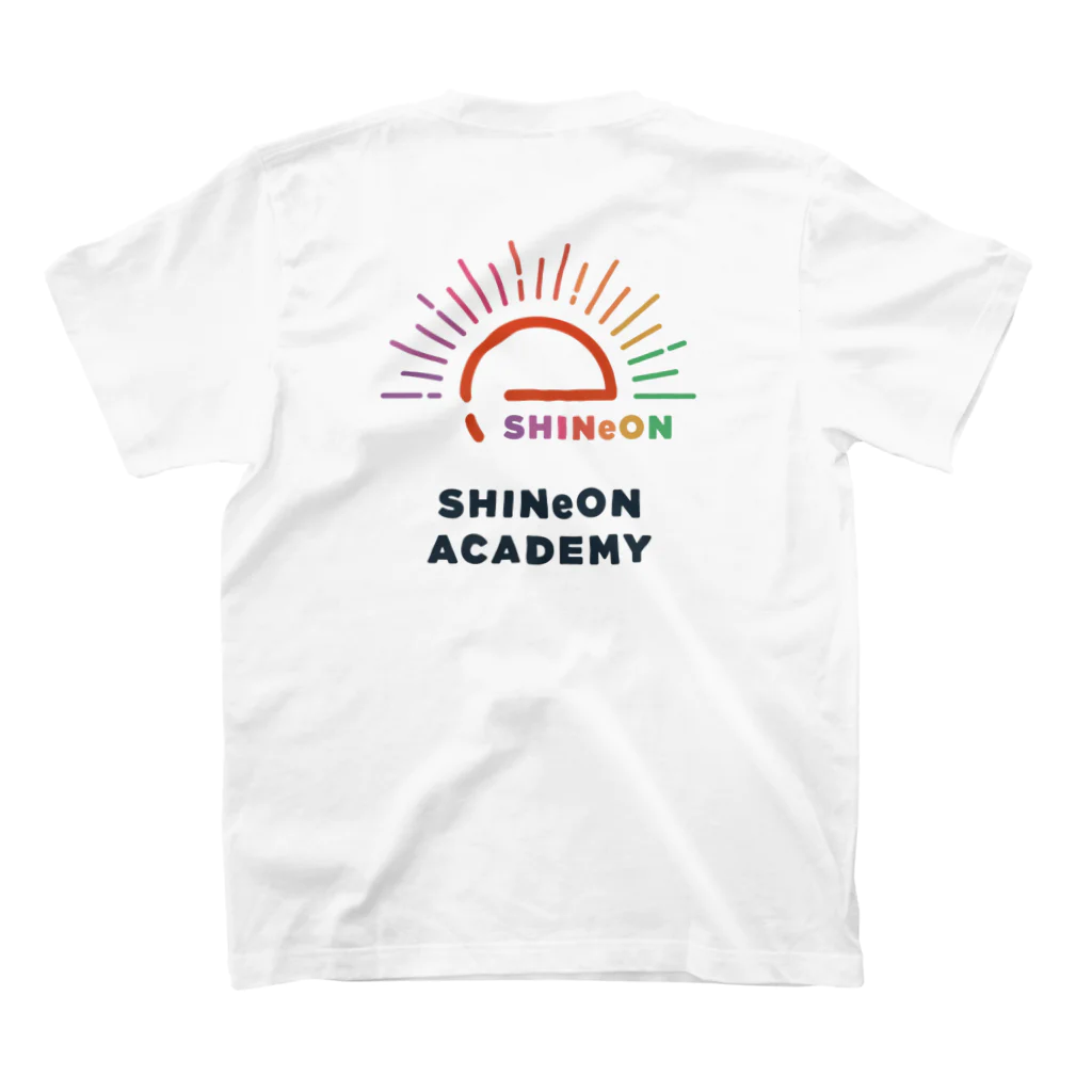 コレデ オンラインショップのSHINeON ACADEMY Regular Fit T-Shirtの裏面