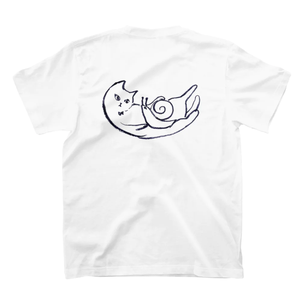 WAMI ARTの猫とカタツムリ スタンダードTシャツの裏面