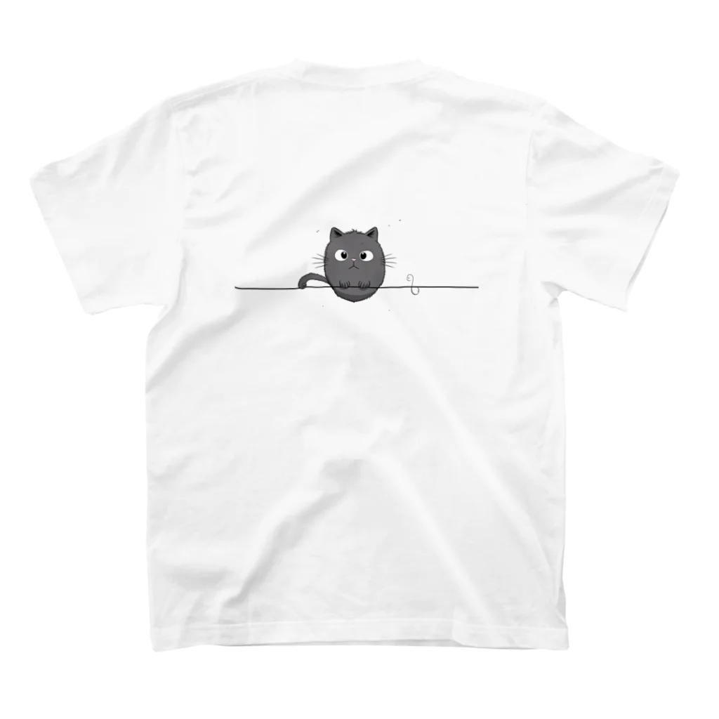 Yokogawaのロープにぎりぎりぶら下がった灰色の猫 スタンダードTシャツの裏面