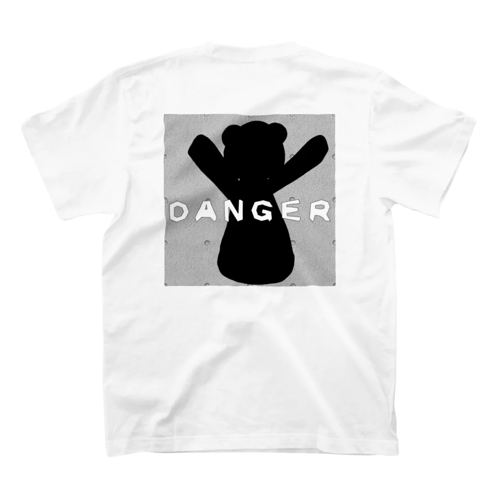 きまぐれ猫目屋のＤＡＮＧＥＲ BEAR Regular Fit T-Shirtの裏面