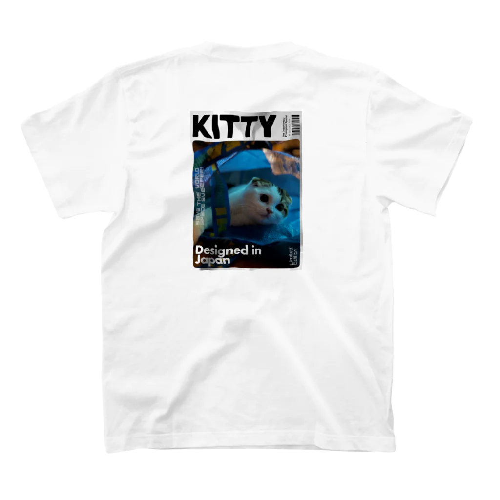 The Kitten ™︎のEgssy magazin Regular Fit T-Shirtの裏面