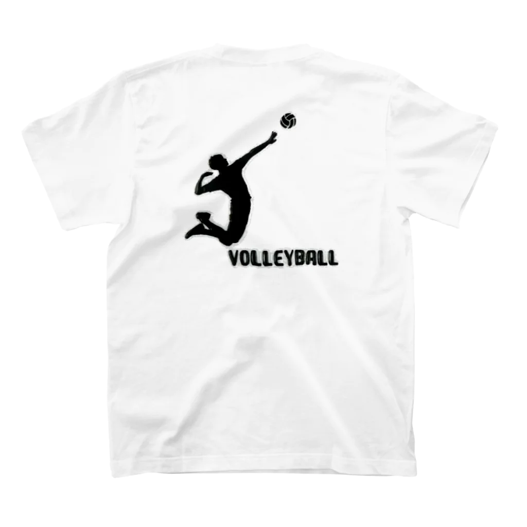 【volleyball online】のバレーボールin東京　プレイをする選手 Regular Fit T-Shirtの裏面