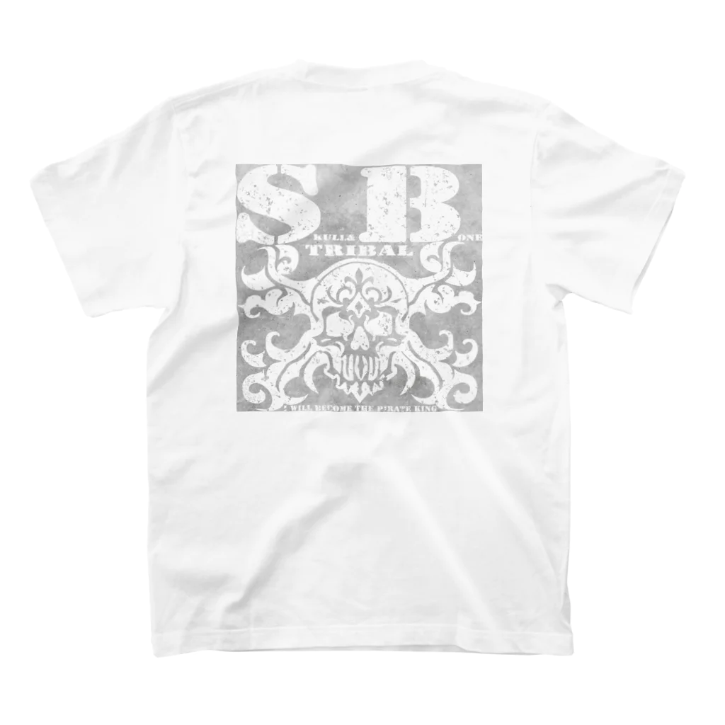 Ａ’ｚｗｏｒｋＳのSKULL&BONE TRIBAL GRUNGE WHT ON CONCRETE スタンダードTシャツの裏面