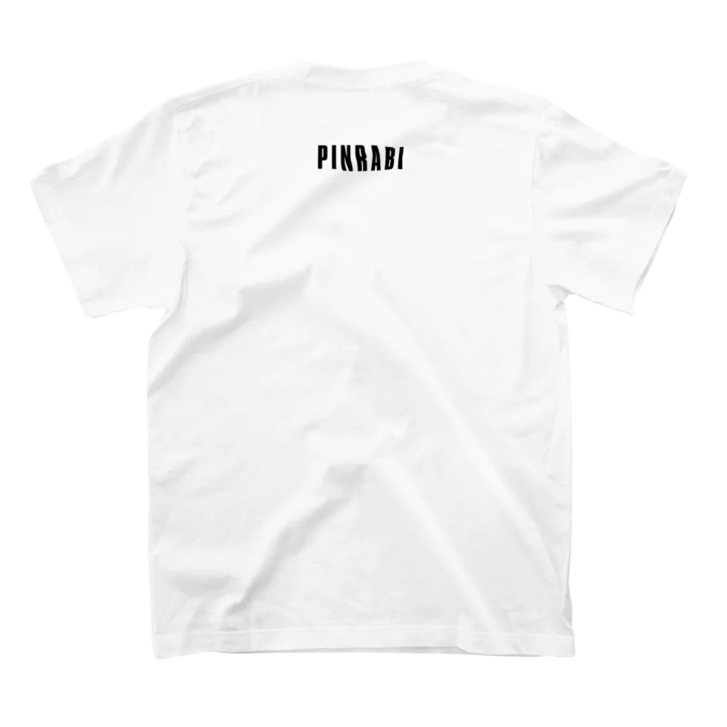 pinrabi【ピンラビ】のPINRABI【クールで個性的なピンクのウサギ】 Regular Fit T-Shirtの裏面