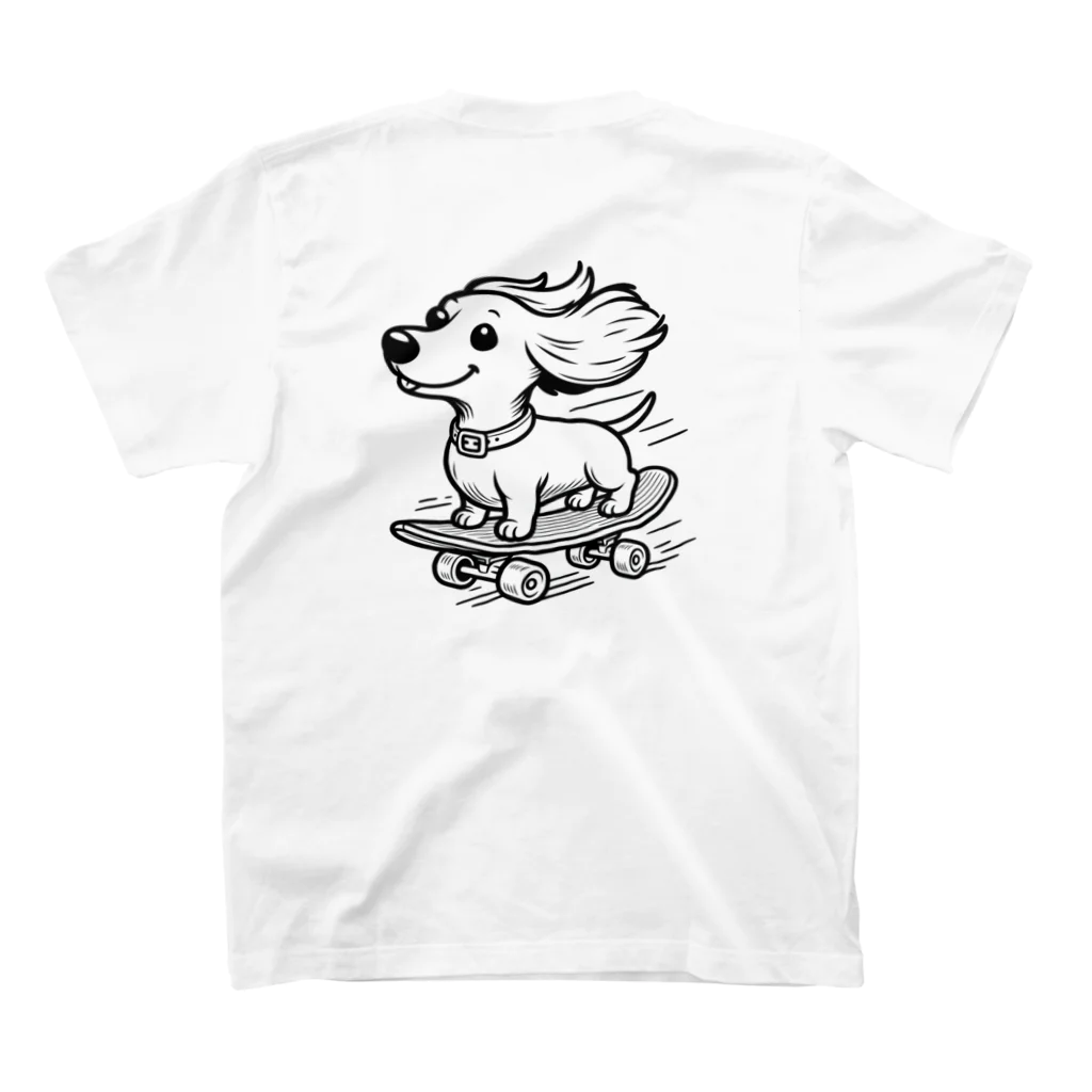 DOG is GOD のスケボー犬ライダー Regular Fit T-Shirtの裏面