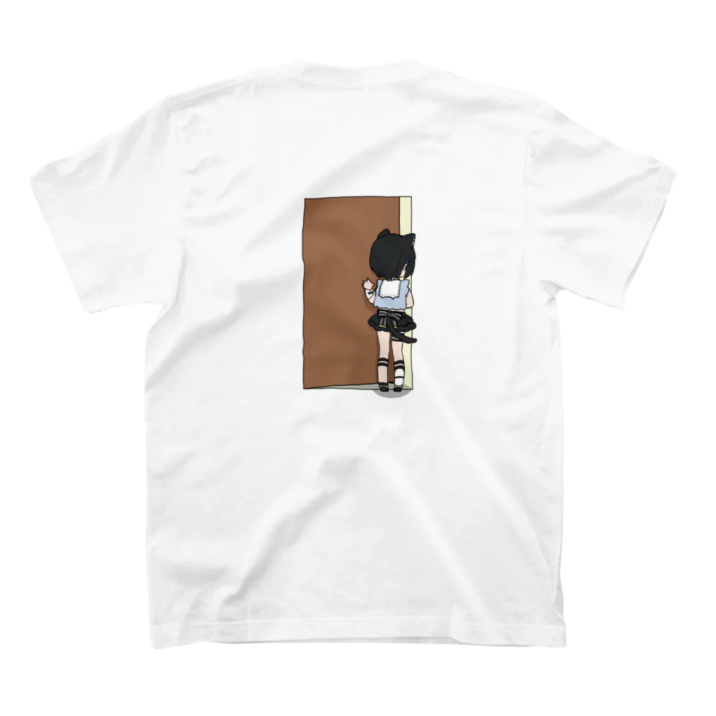 真黒猫のドアストッパースリスリくんと真黒猫 Regular Fit T-Shirtの裏面