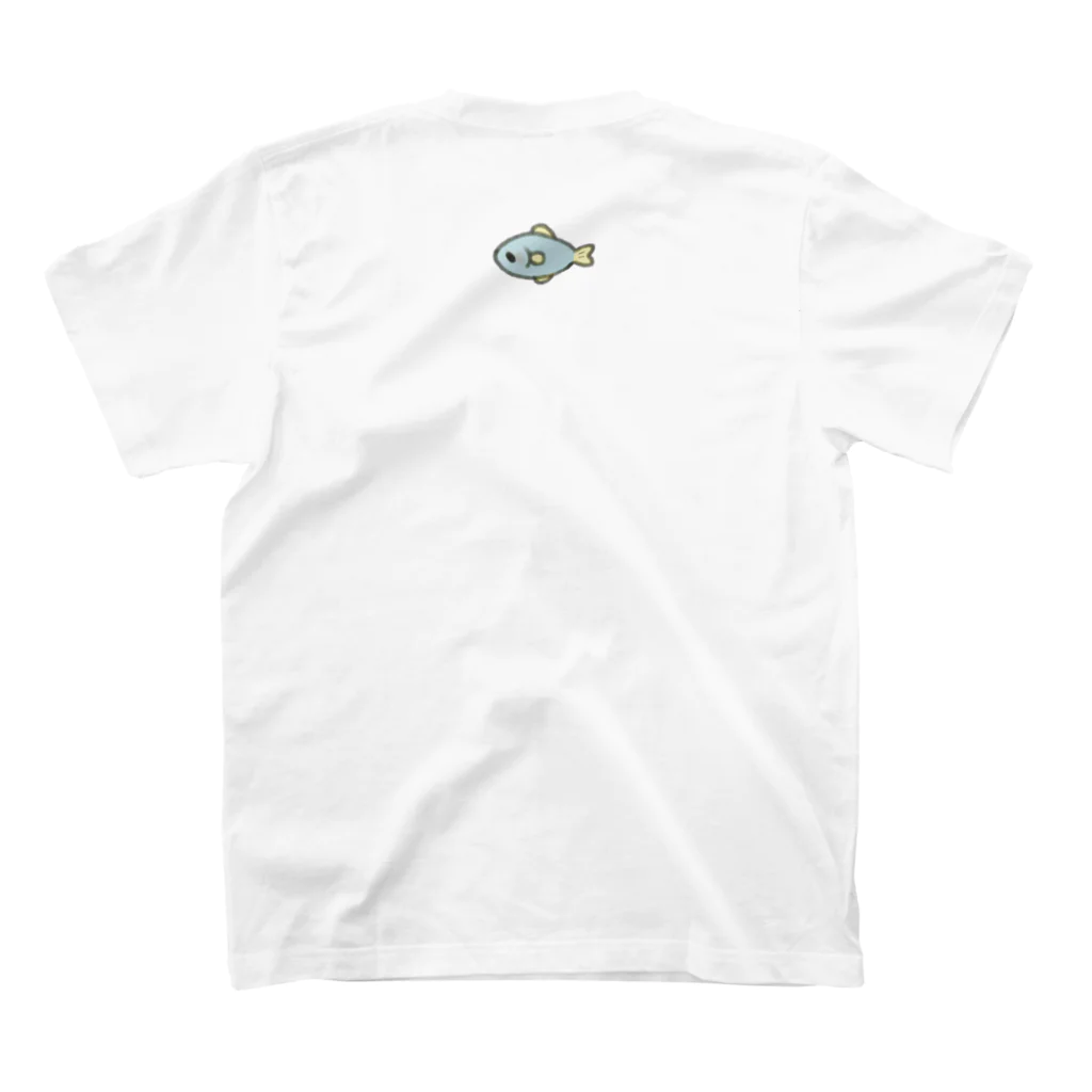 a y u のサメ Regular Fit T-Shirtの裏面