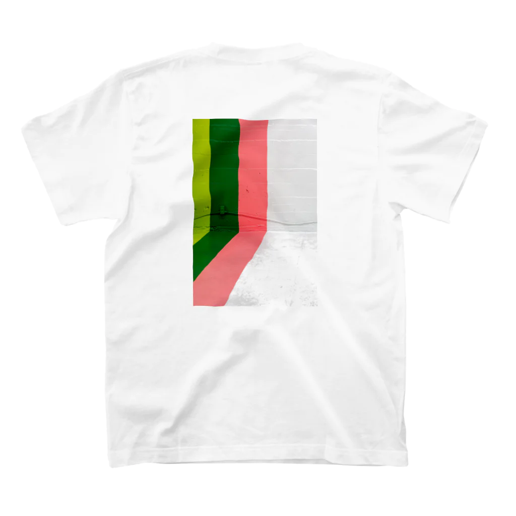 hh1992のGreen pink interior paint Regular Fit T-Shirtの裏面