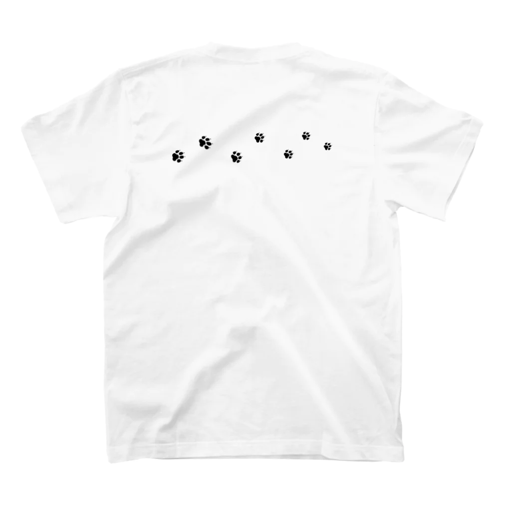 Chiyo.Wan(🐕🕊️のお店)のふわふわ白わんこ あっぷ Regular Fit T-Shirtの裏面