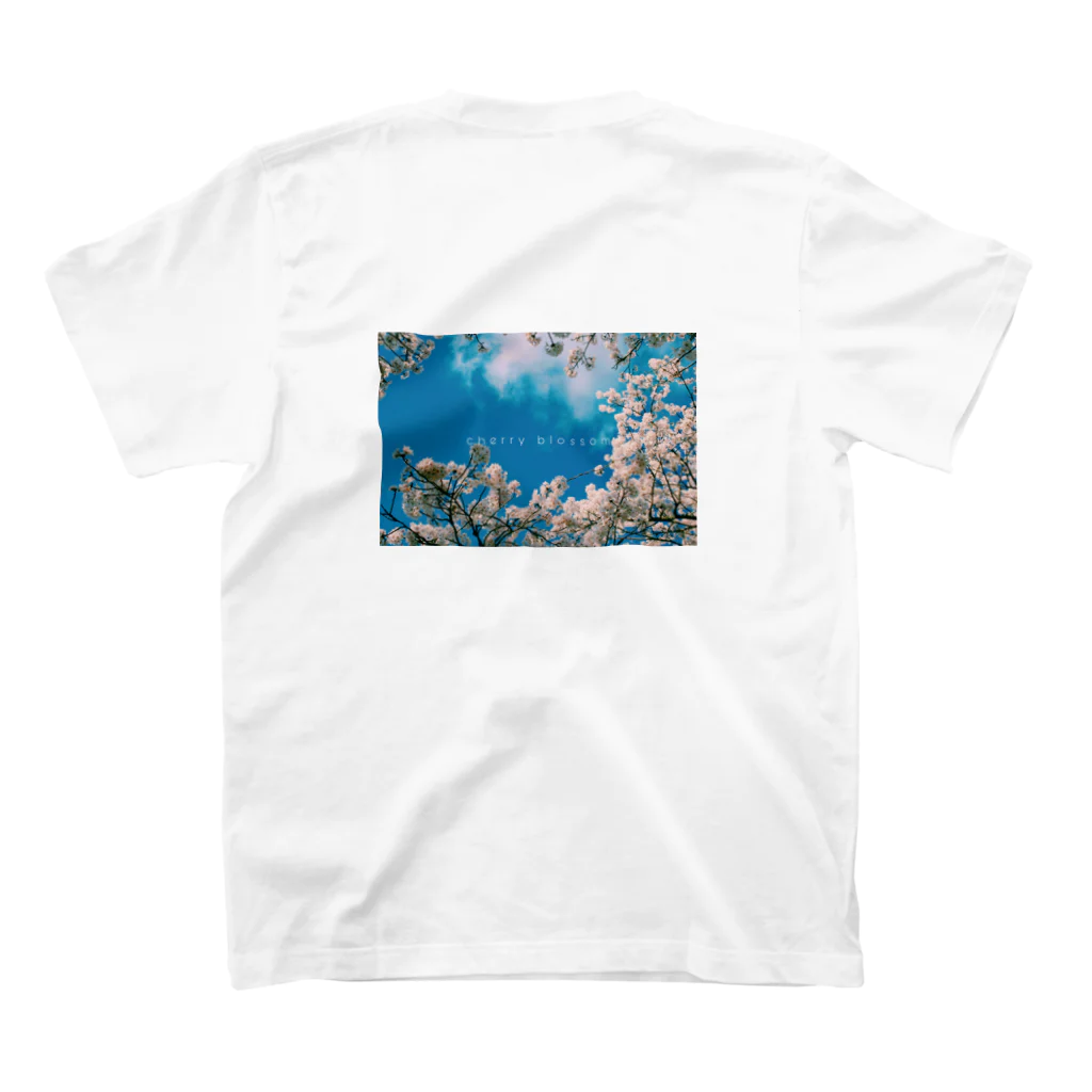 はるか▷▷ANTENA大阪のcherry blossom(文字入り) Regular Fit T-Shirtの裏面