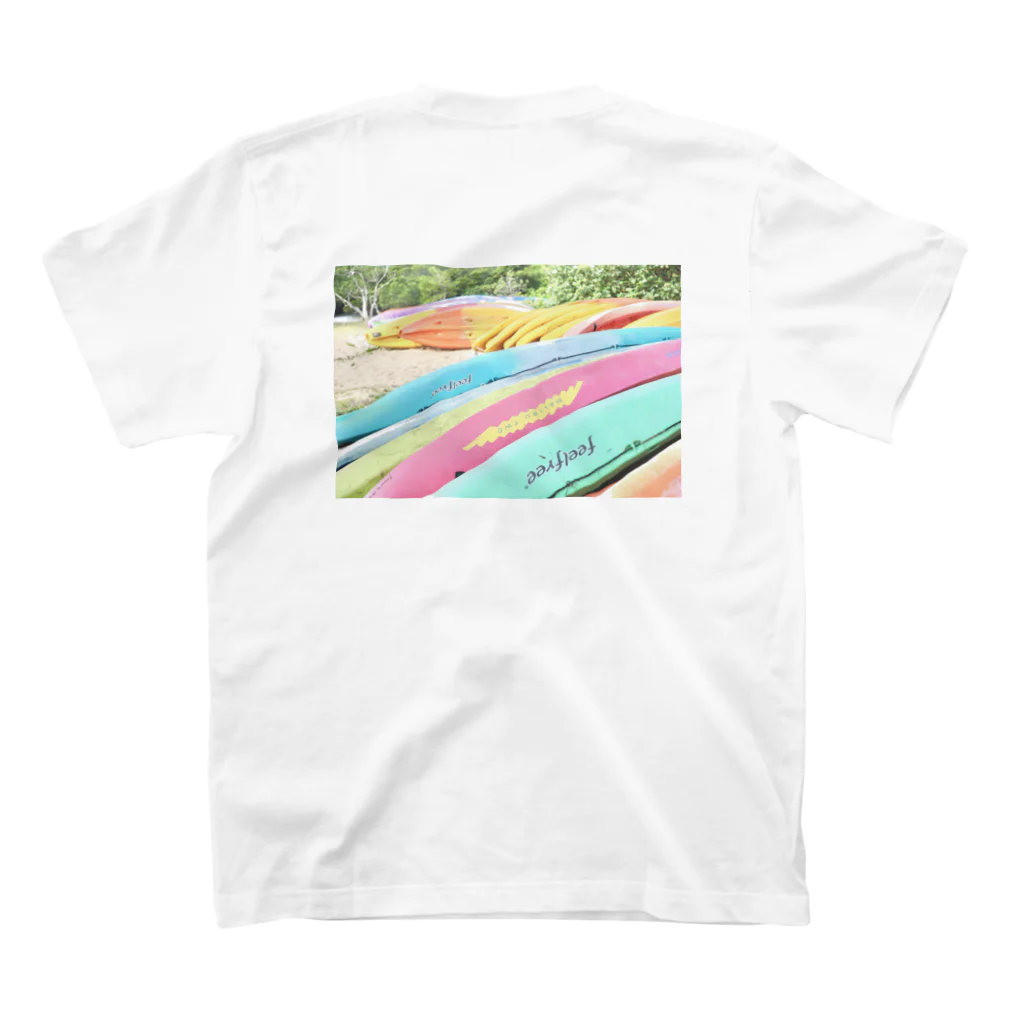 Island escape. のpop kayak. Regular Fit T-Shirtの裏面