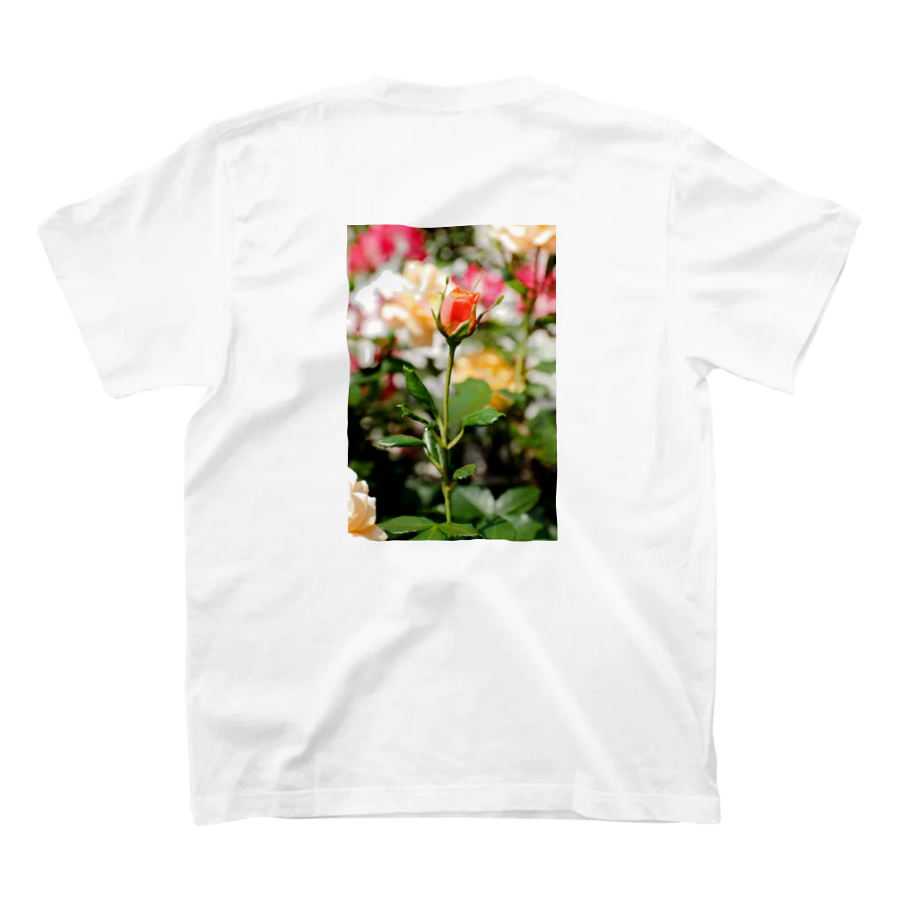 かぴばらのFLOWERS-蕾- Regular Fit T-Shirtの裏面