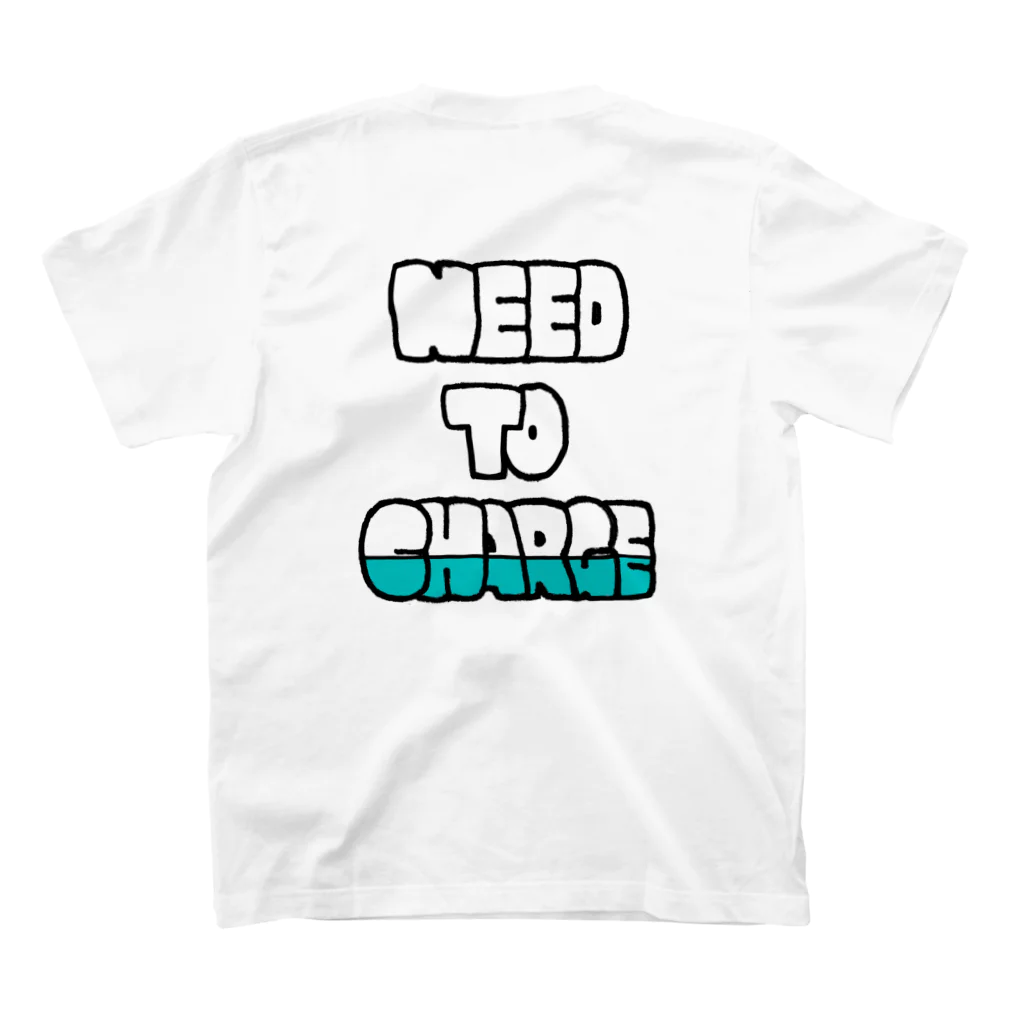 小鬼のNEED TO CHARGE Regular Fit T-Shirtの裏面