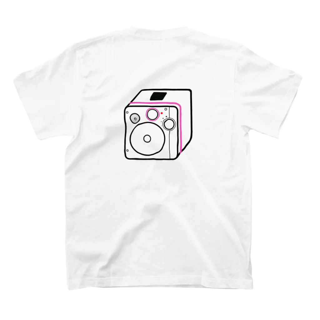 スーアンコータンキの思い出のダイナモラジオ　ピンク Regular Fit T-Shirtの裏面
