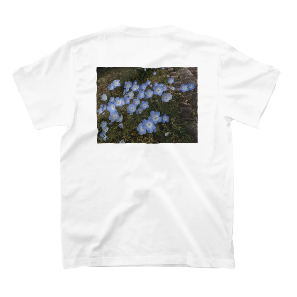 植物観察のネモフィラって可愛い。 Regular Fit T-Shirtの裏面