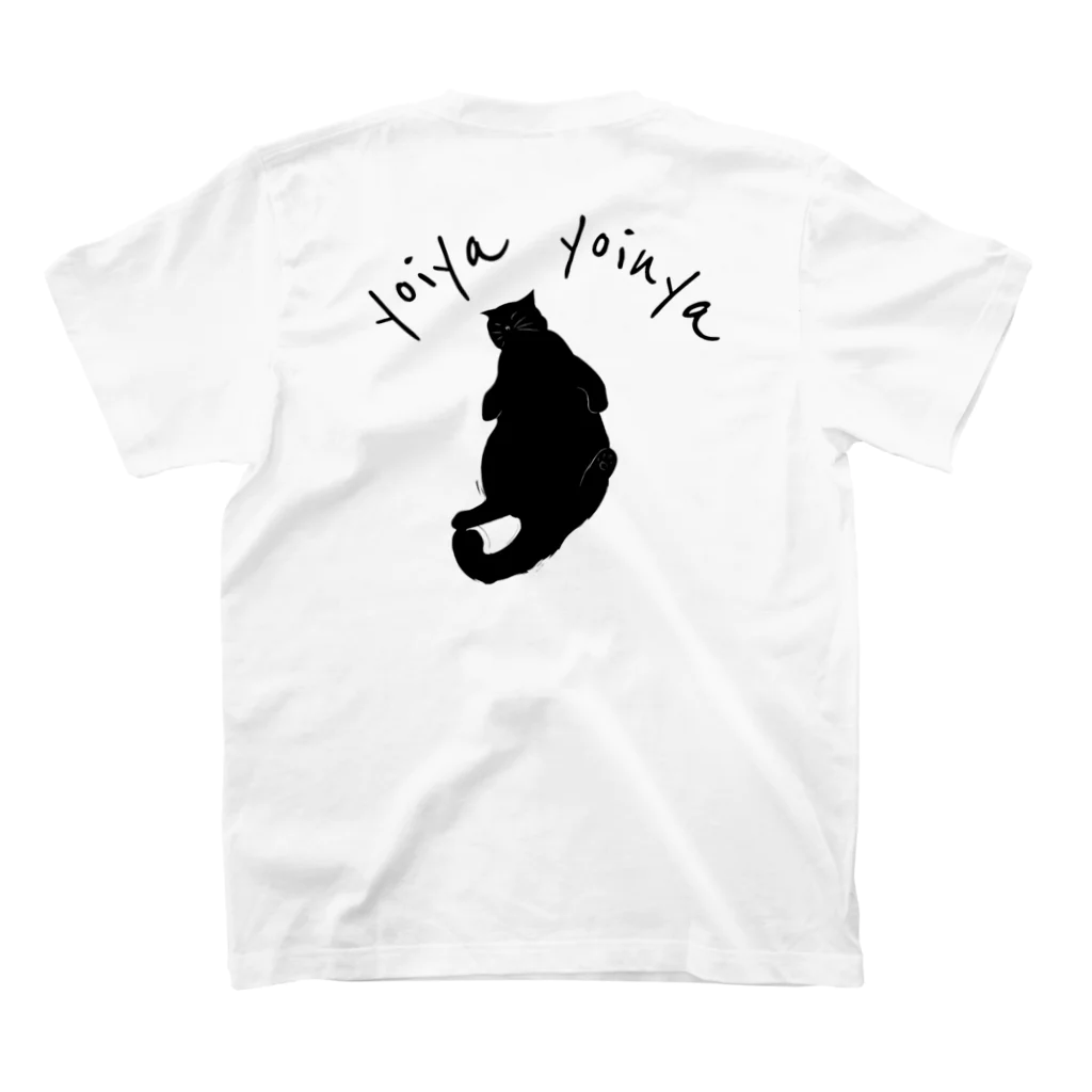 大守屋（凧屋SUZURI店）/凧/黒猫/長崎の尾曲がり黒猫2 Regular Fit T-Shirtの裏面