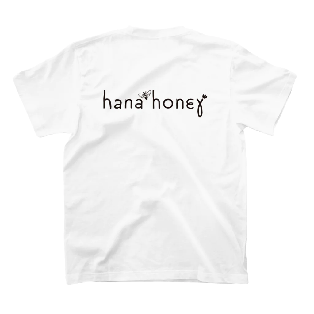 花巻屋グッズ市場のハナハニー（背面ロゴ） Regular Fit T-Shirtの裏面