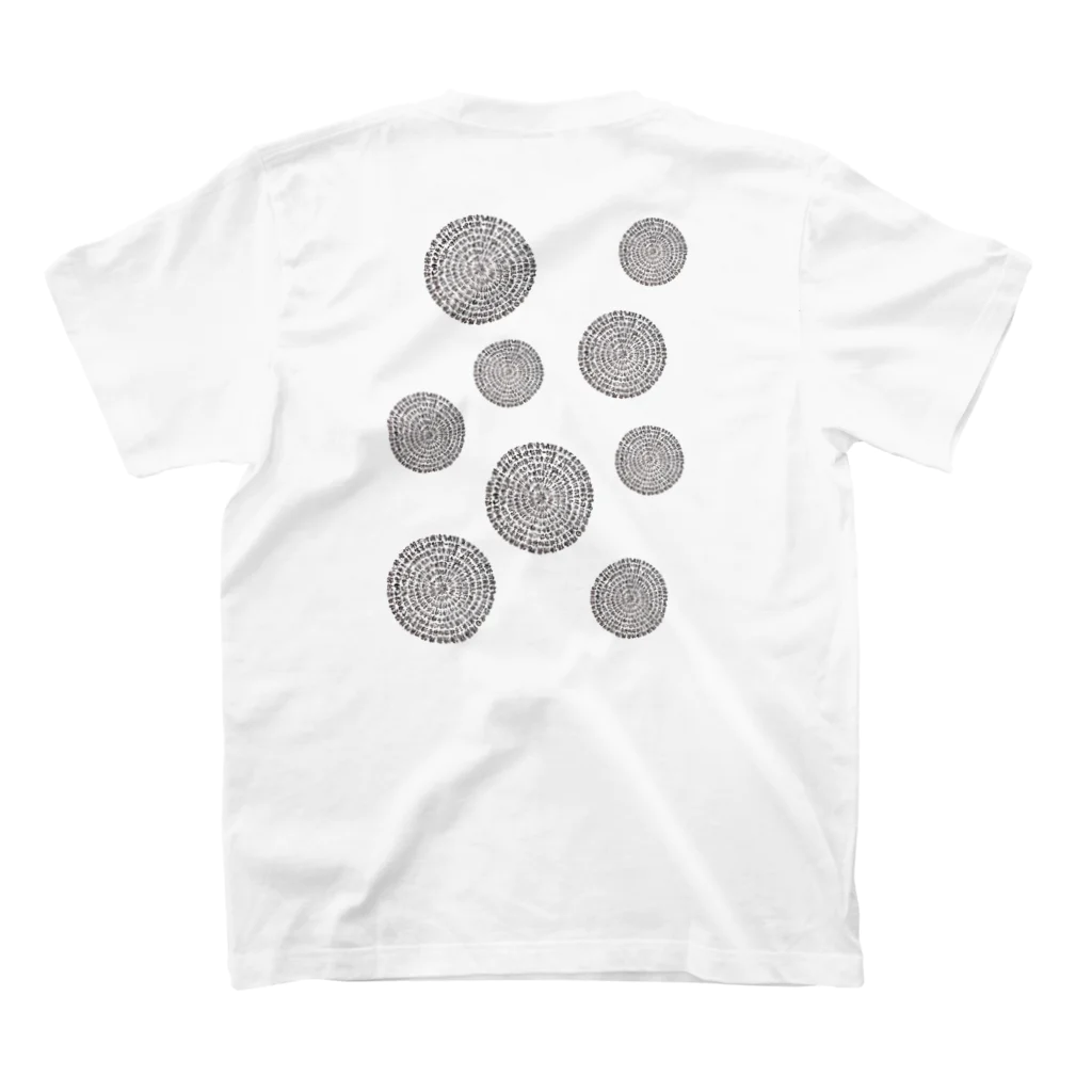 Yuki Matsutakeのドットまるまる般若心経 Regular Fit T-Shirtの裏面