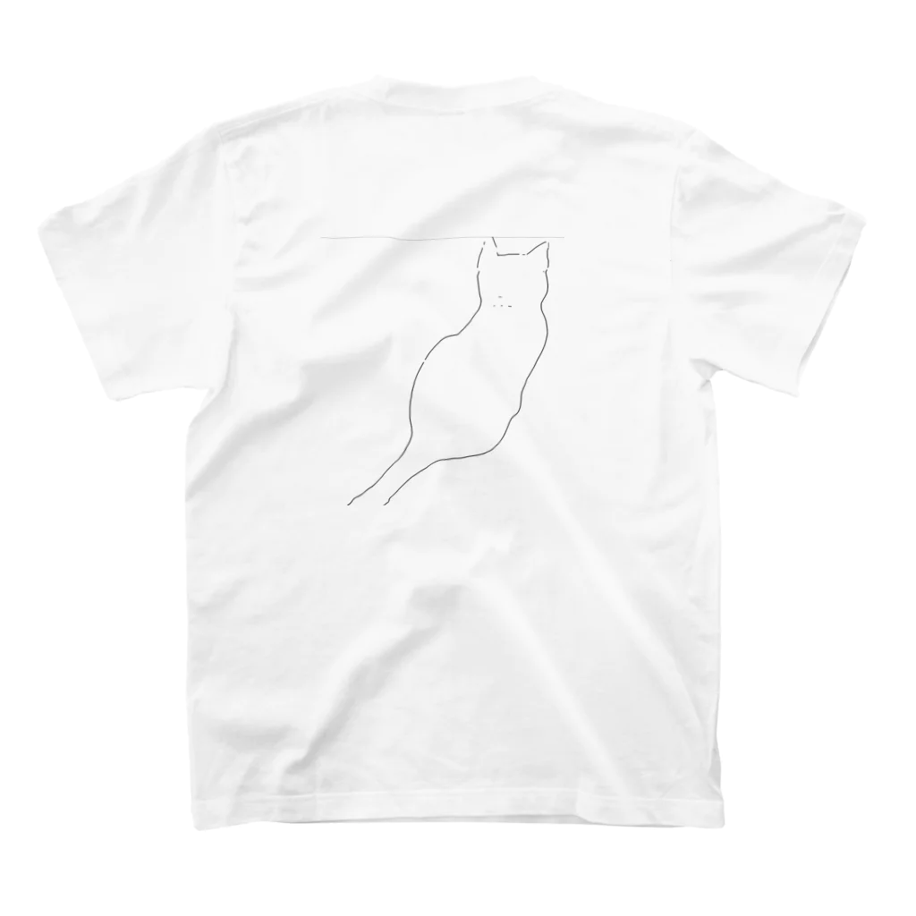 わんにゃんVTの猫　後ろ姿 Regular Fit T-Shirtの裏面