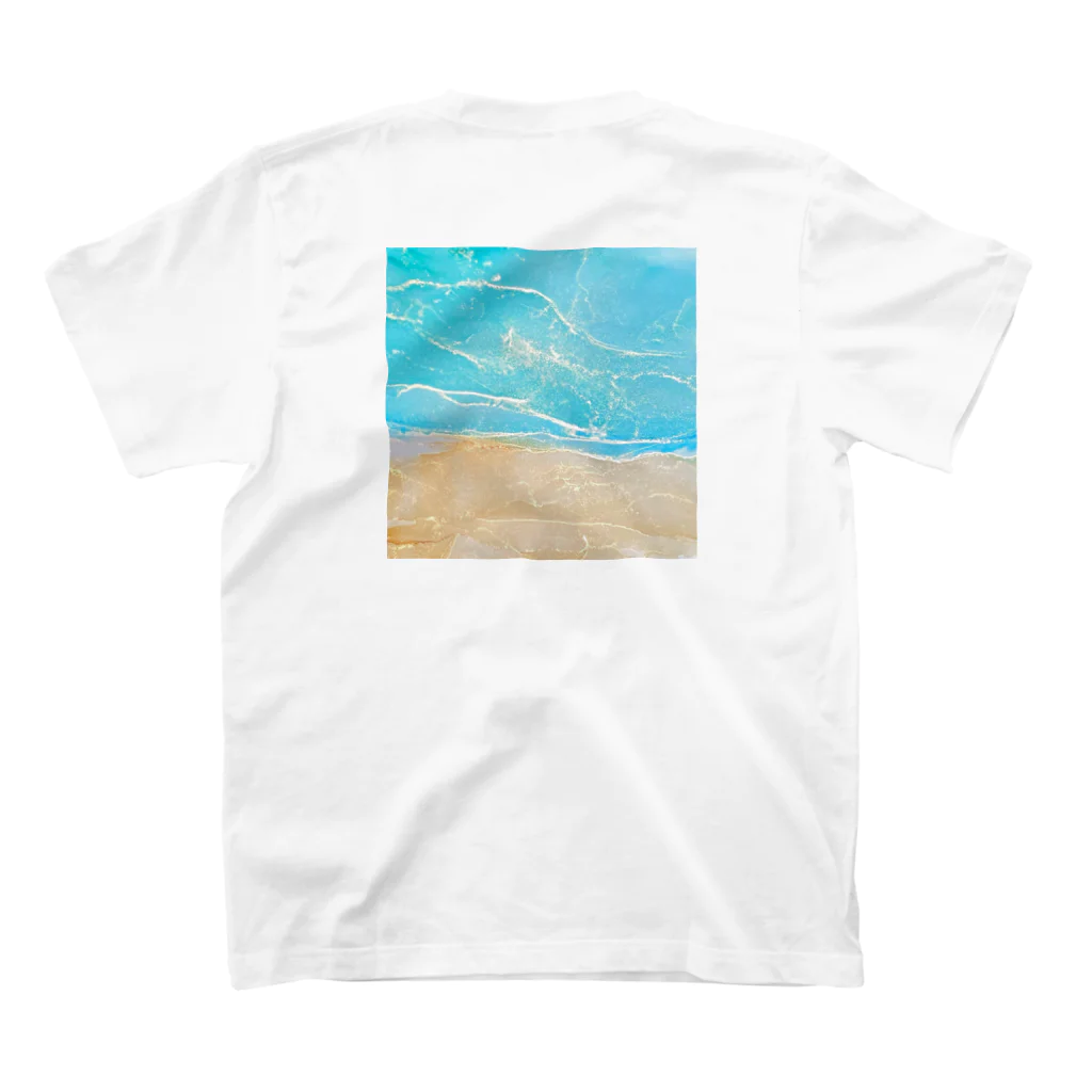 Orsetto.Kana.ArtのBeach Regular Fit T-Shirtの裏面