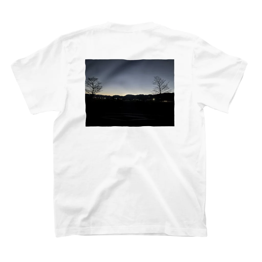 2929gawDesignShop358のEarly winter sunrise スタンダードTシャツの裏面