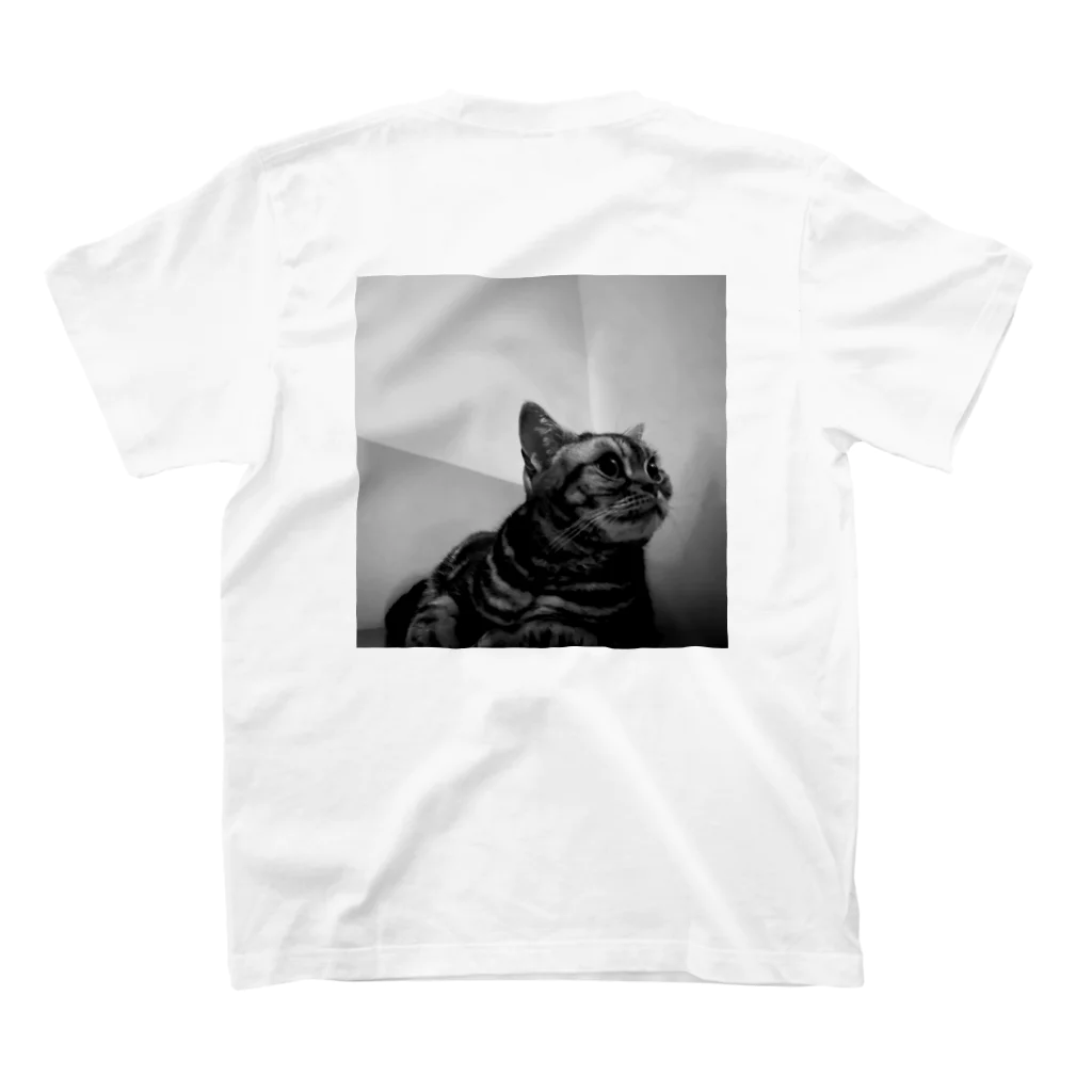 nayuとペット達のモノトーンな猫 スタンダードTシャツの裏面