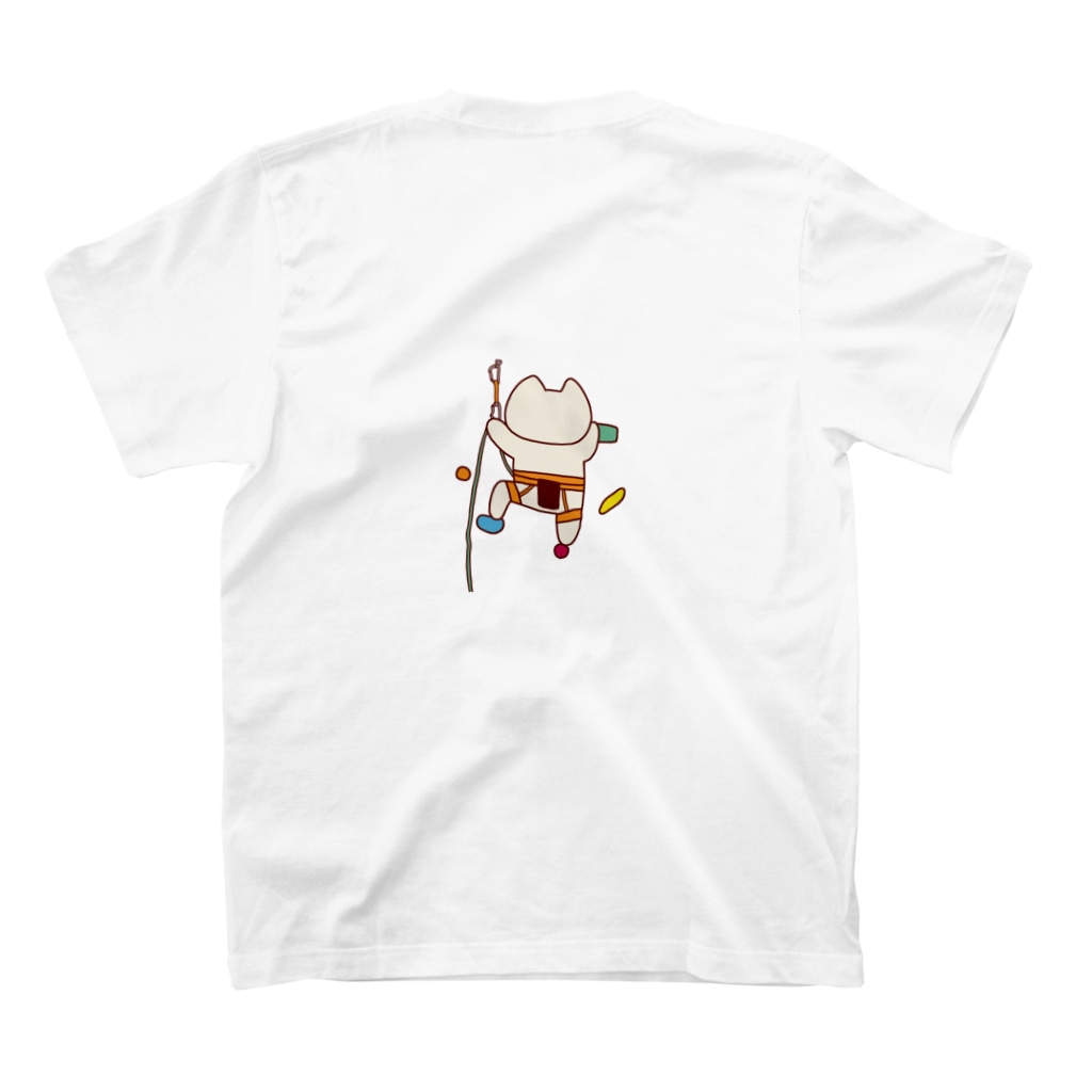岩と猫の【背面プリント】クリップをする猫ちゃん Regular Fit T-Shirtの裏面