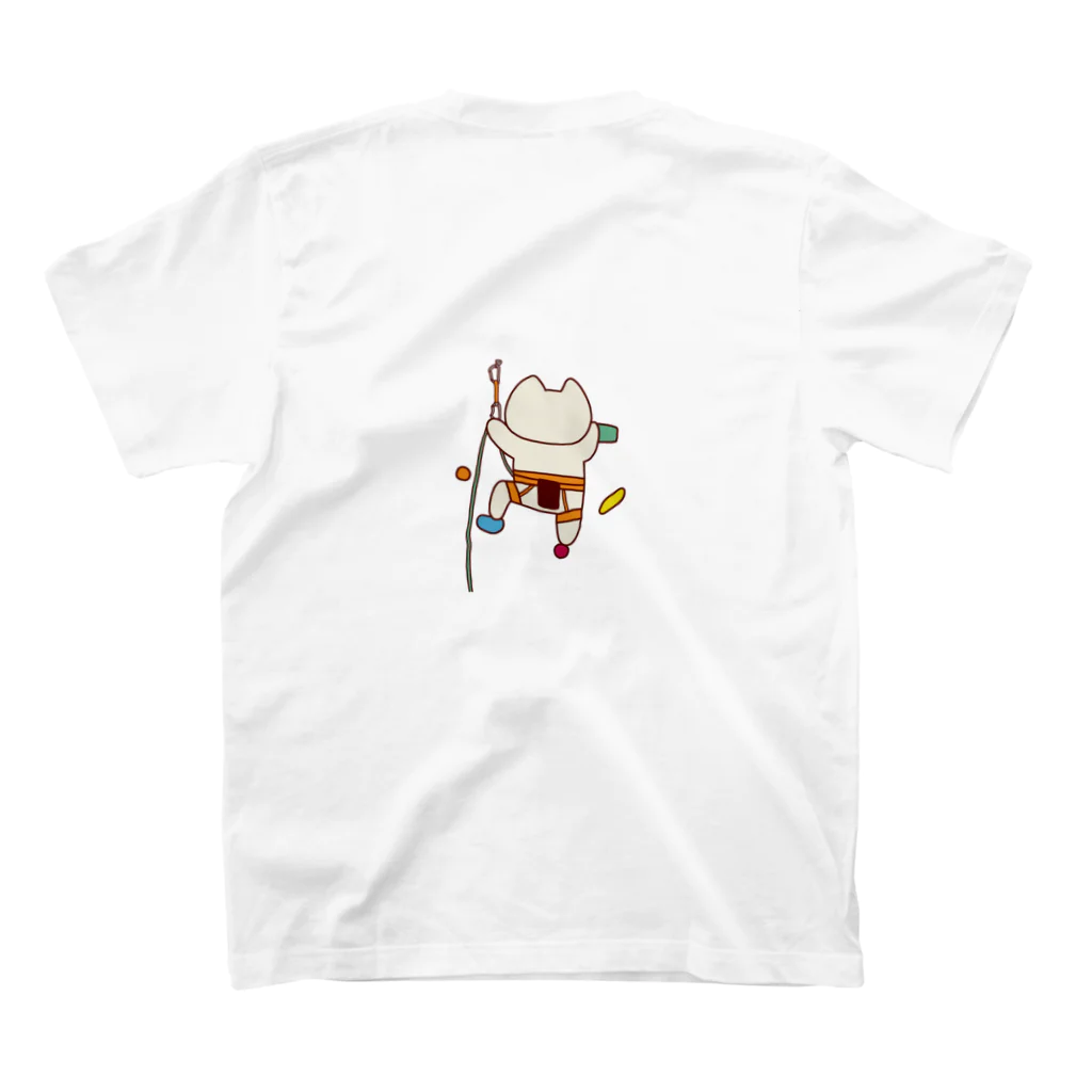 岩と猫の【背面プリント】クリップをする猫ちゃん Regular Fit T-Shirtの裏面