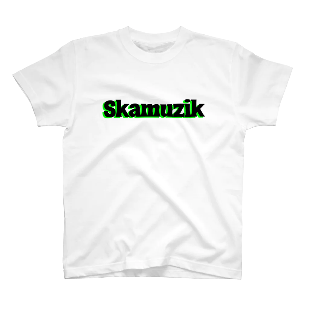 skamuzik a go goのSkamuzik（黒緑） Regular Fit T-Shirt