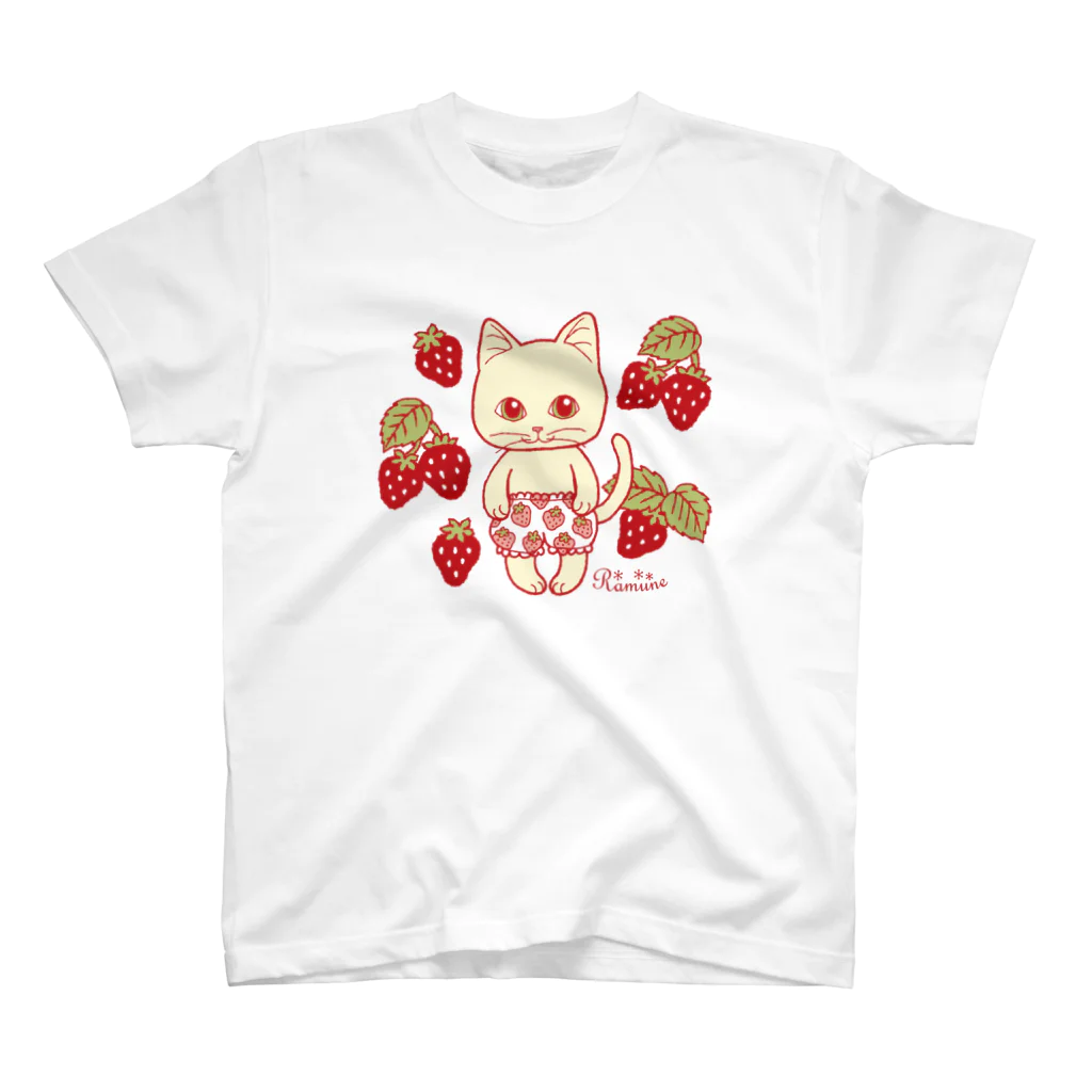 漫画家・冬川智子SHOP　Ramune（ラムネ）のいちご柄のかぼちゃぱんつ白ねこ Regular Fit T-Shirt